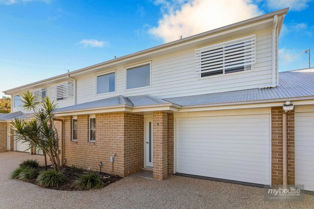 Well Appointed Townhouse in Convenient Newtown Location