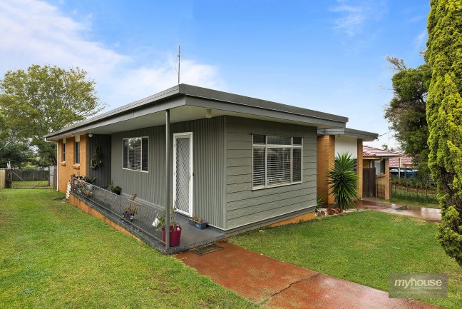 Renovated East Side Home with Views on 845m2