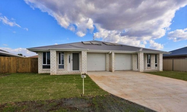 $$$ Brilliant & Modern Duplex Investment with Solid Return!