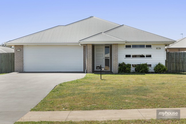 Large Modern Family Home in Westbrook