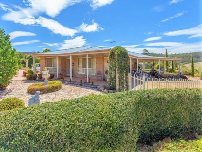Expansive Home with Large Shed + Views!!