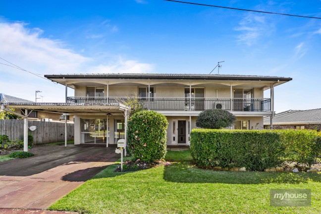Room for the Whole Family & More with Dual Living Potential!!