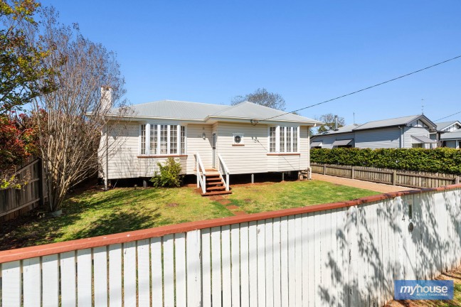 Charming Character Timber in the Heart of Newtown!