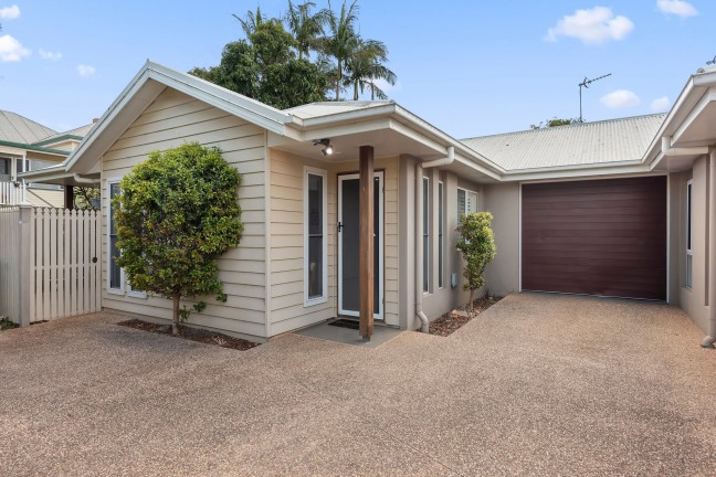 Quality Half Duplex in Centenary Heights