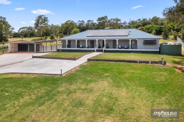 Ultimate Lifestyle Home with Saltwater Pool on 4033m2!!