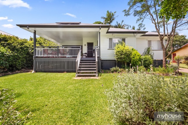 Stunning East-side Character Home with Large Deck + 9 x 6mt Shed!!