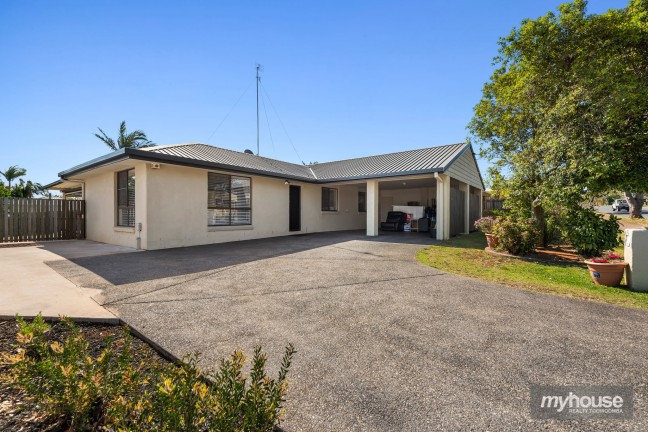 Stylish Family Living - Walk to Schools, Parks & More!