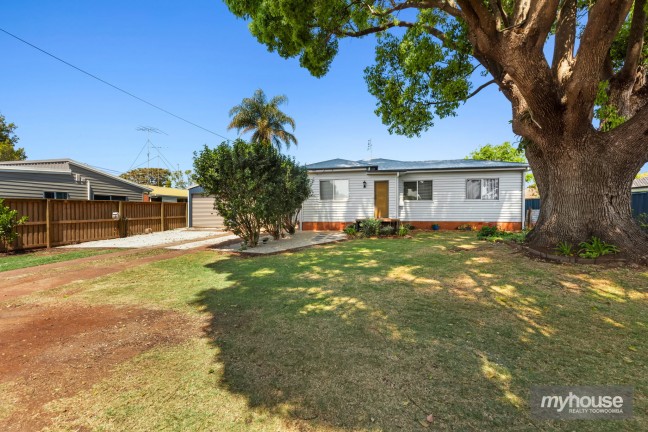 Charming, Updated Timber on 836m2 - A Smart Buy for Homeowners or Investors