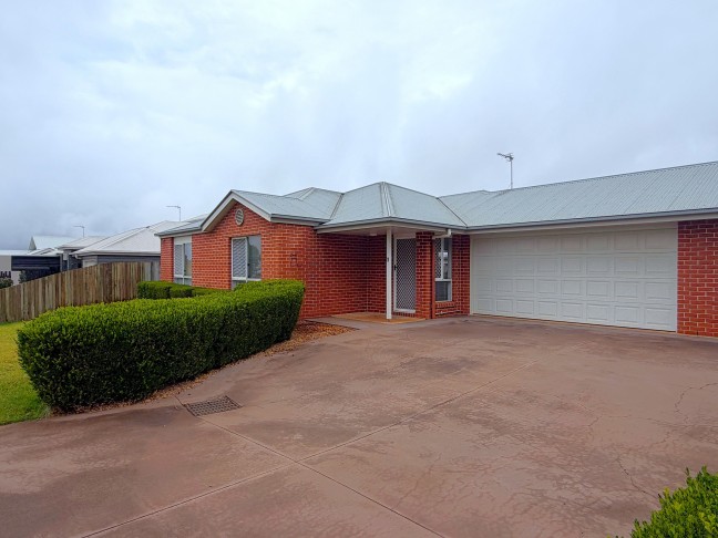 Spacious, Modern & Perfectly Positioned in Kearneys Spring