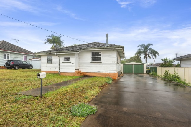 Classic 1950's Timber on 755m2 with Endless Potential!