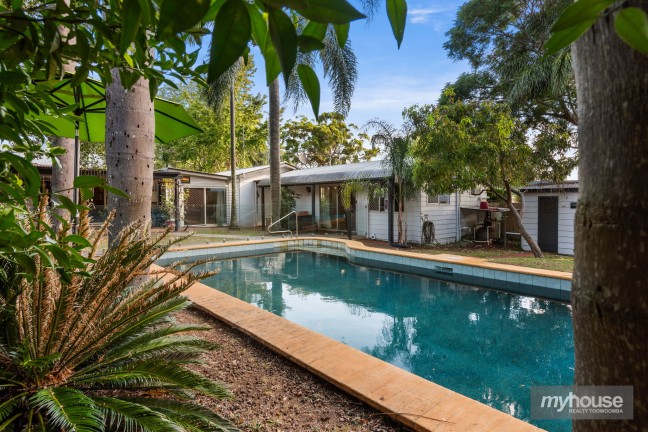 Dual Living Dream in Blue-Chip South Toowoomba with Resort-Style Pool & Sauna!