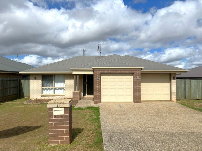 Well-Appointed Family Home ~ Backs onto Parkland!