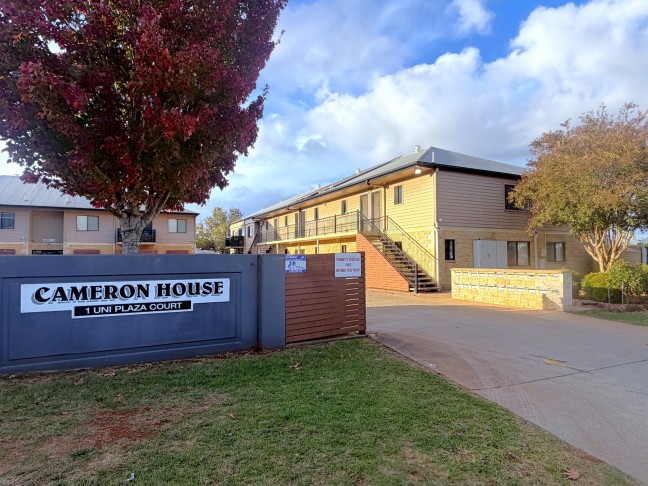 Fully Furnished Apartment Unit - Walk to USQ