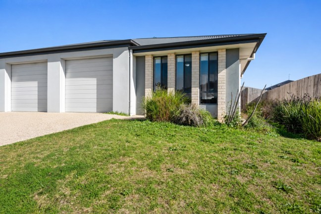 Modern, Low-Maintenance Living in One of Toowoomba's Fastest Growing Locations!
