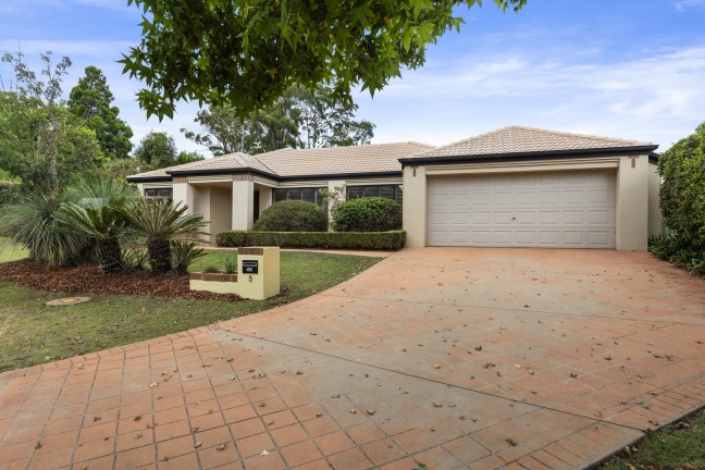 Large Family Home in Middle Ridge