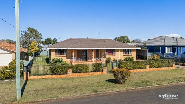 Large Family Home on CBD's Fringe - 1,012m2 on Two Lots + Shed!!
