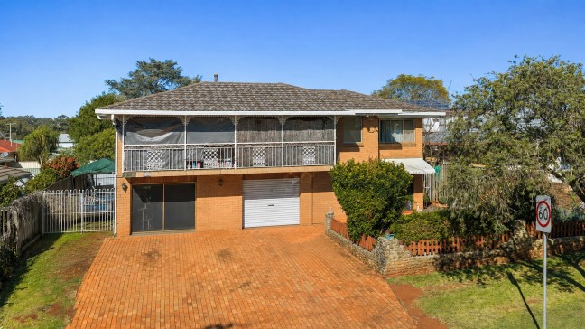 Two Homes, Endless Possibilities - Ultimate Multi-Generational Family Haven Offering Incredible Value!!