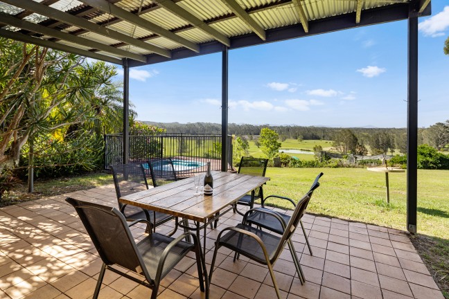 Water front coastal acers only 3 minutes to Scotts Head beach