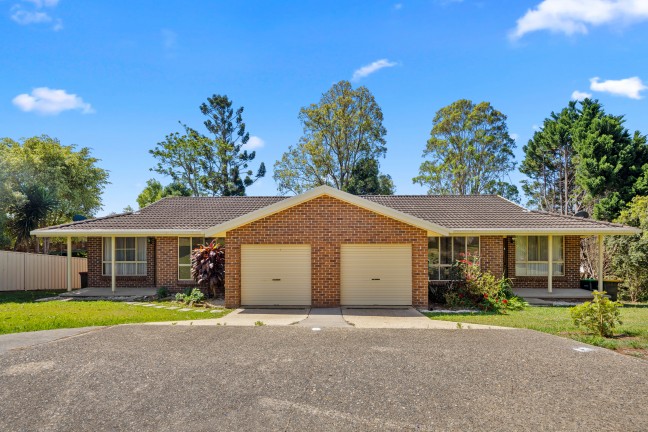 Charming 2-Bedroom Brick and Tile, Duplexes in Prime Location