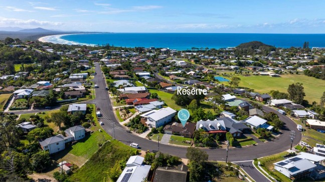 Introducing the best valued property for sale in magnificent Scotts Head !!