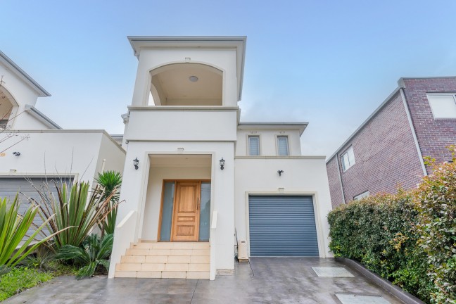 Freshly painted five-bedroom duplex