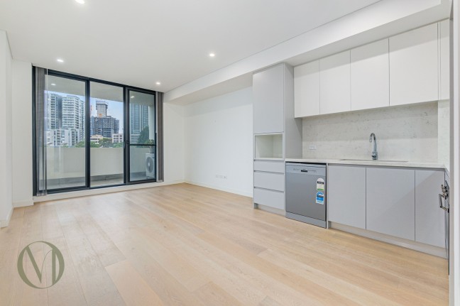 Stylish One-Bedroom Apartment with Parking & Storage in Prime Epping Location