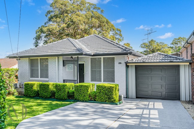 Strata Titled Home In A Convenient Location!