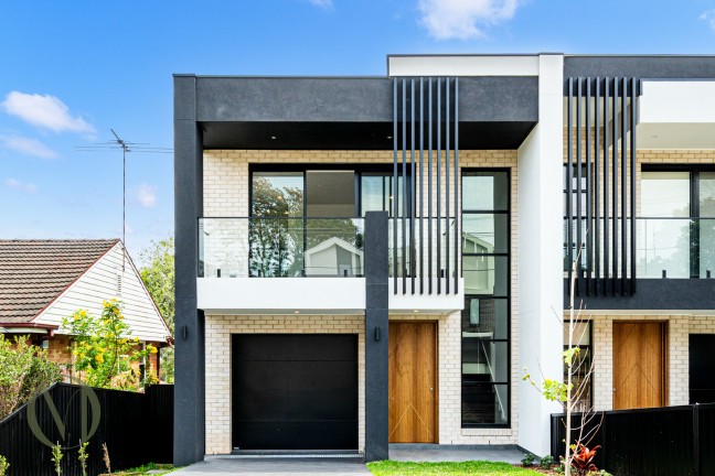 Brand New Contemporary Luxury in a Peaceful Dundas Setting