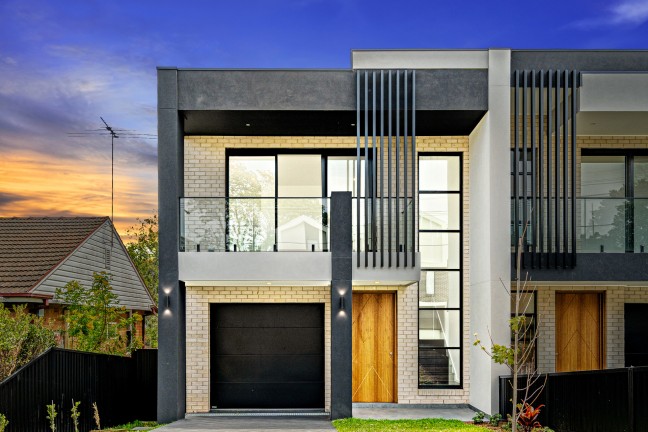 Brand New Contemporary Luxury in a Peaceful Dundas Setting