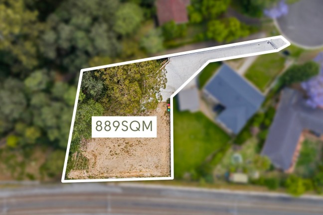 Prestige Land Parcel in a Sought-After Dundas Locale