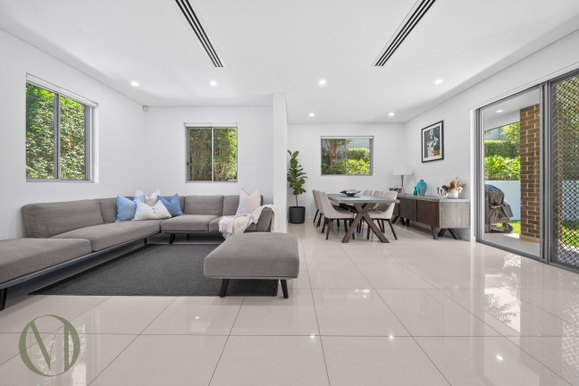 Contemporary Family Luxury with Light-Filled Living and Exceptional Indoor&ndash;Outdoor Flow On the Riverside of Ermington.