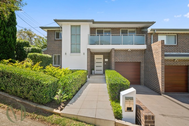 Contemporary Family Luxury with Light-Filled Living and Exceptional Indoor&ndash;Outdoor Flow On the Riverside of Ermington.