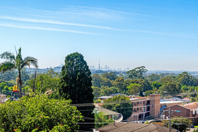 Blue Ribbon Living, North Facing Stylish 3 Bedroom Townhouse