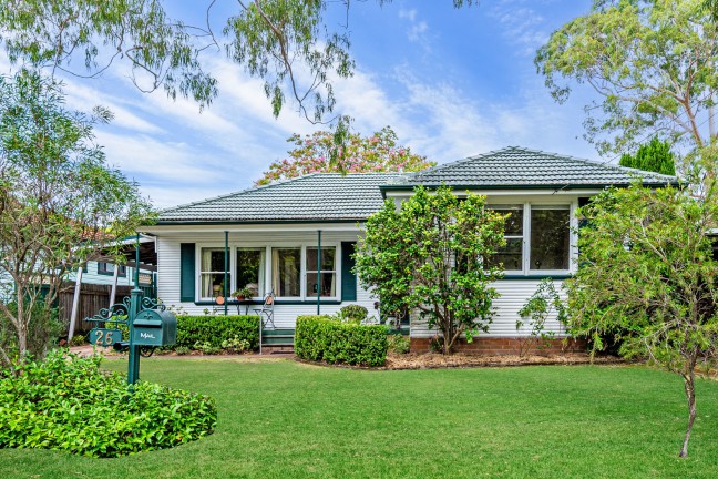 5 Bedroom Home Offering Space, Storage & Convenience