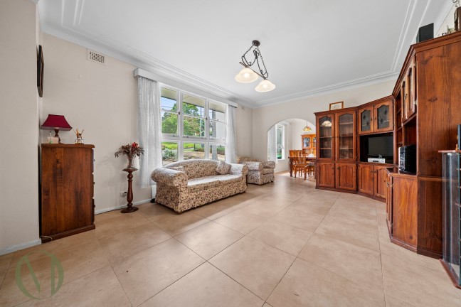 Spacious Family Living with Dual Occupancy Potential