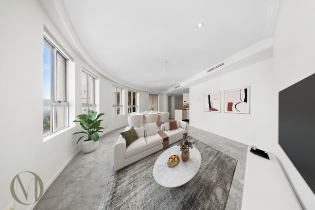 Harbourfront Elegance with Iconic Sydney Views