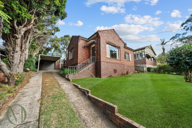 Family Home in Prime Denistone Location