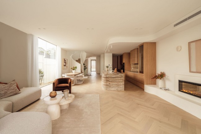 Luxury Family Residence of Exceptional Quality