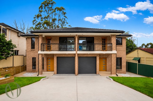 Contemporary Family Living in a Prime Dundas Valley Location
