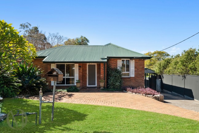 Spacious Brick Family Home with Dual Occupancy Potential!!