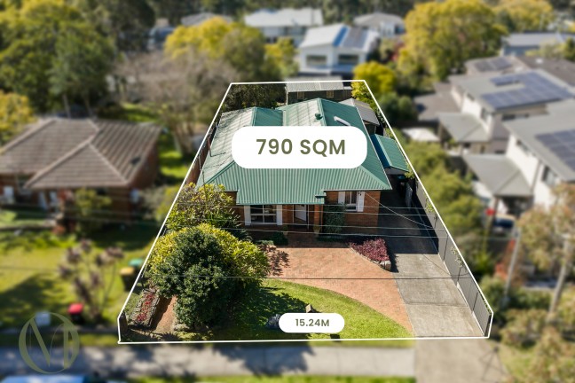 Spacious Brick Family Home with Dual Occupancy Potential!!