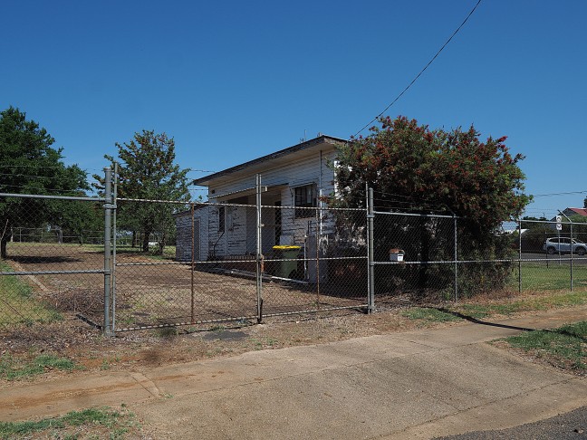 Frontage to Three Streets