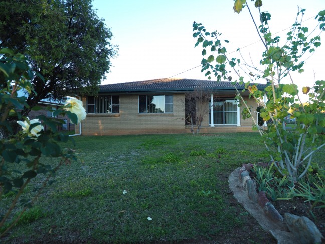 Low Maintenance Brick Home in Quiet Street
