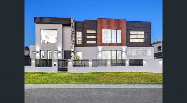 Luxury 5-Bedroom Family Home with Pool in Rochedale