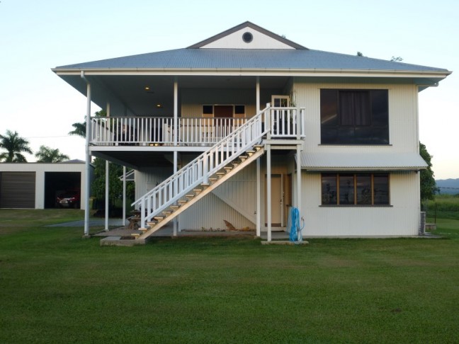 QUALITY QUEENSLANDER with Large Shed