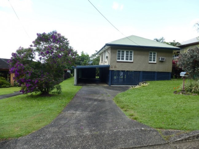 BACK STREET IN BABINDA