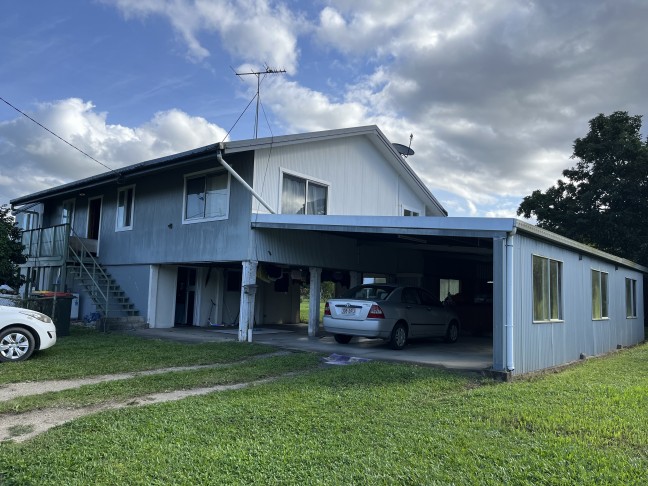 LARGE HOUSE - BABINDA