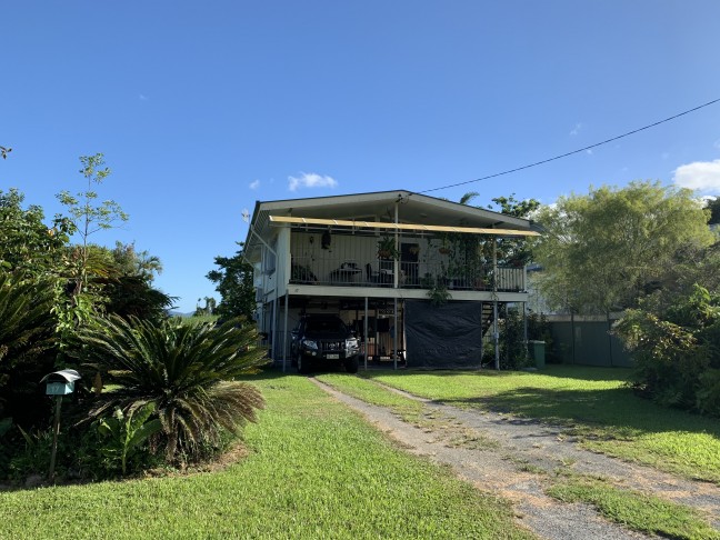 4 bedroom 2 bathroom - Highset Queenslander