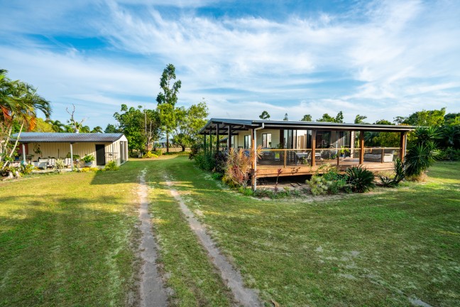 NOW REDUCED TO SELL - BE QUICK - ETTY BAY -  HOUSE + 1.65 acres