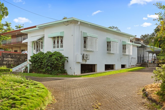 Cosy Home with Character and Charm!